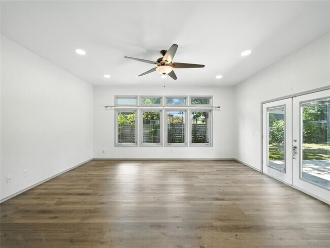 Foto del edificio - 1604 Springdale Rd