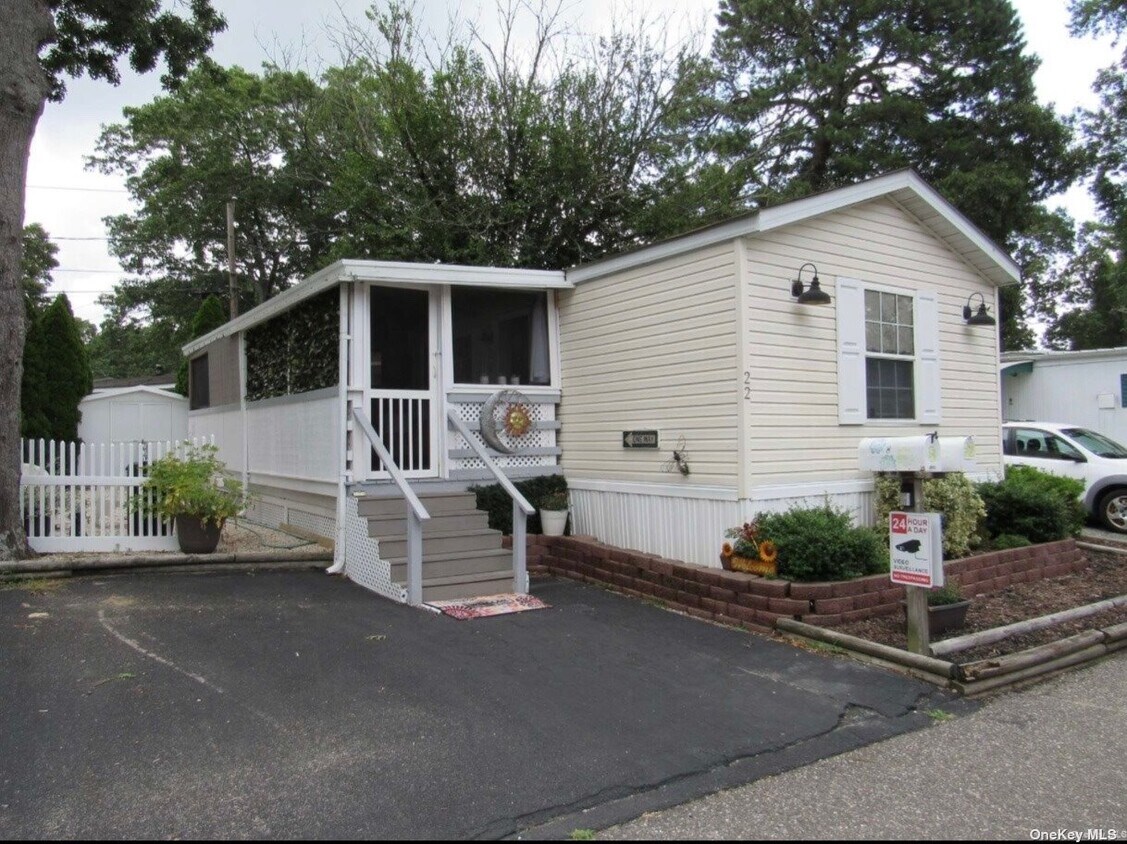 Primary Photo - 37 Hubbard Ave
