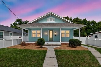 Building Photo - 506 E Robles St