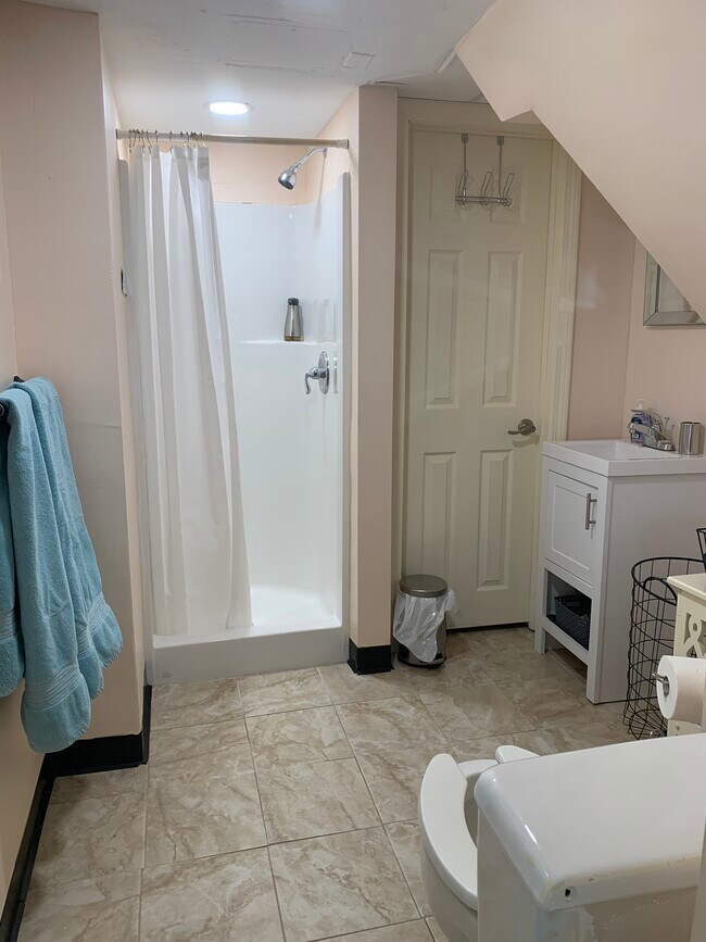 Foto del edificio - 572 Main St