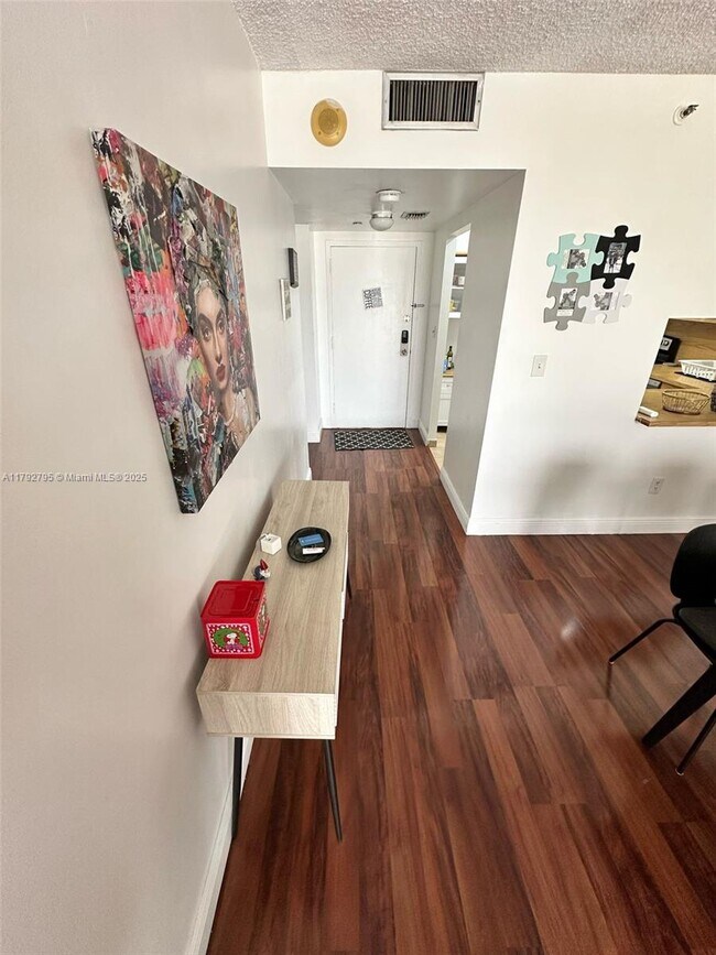 Foto del edificio - 1470 NE 123rd St