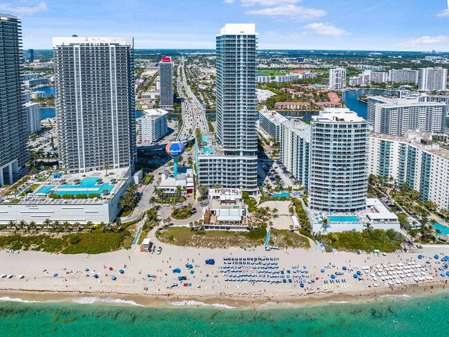 Foto del edificio - 4111 S Ocean Dr