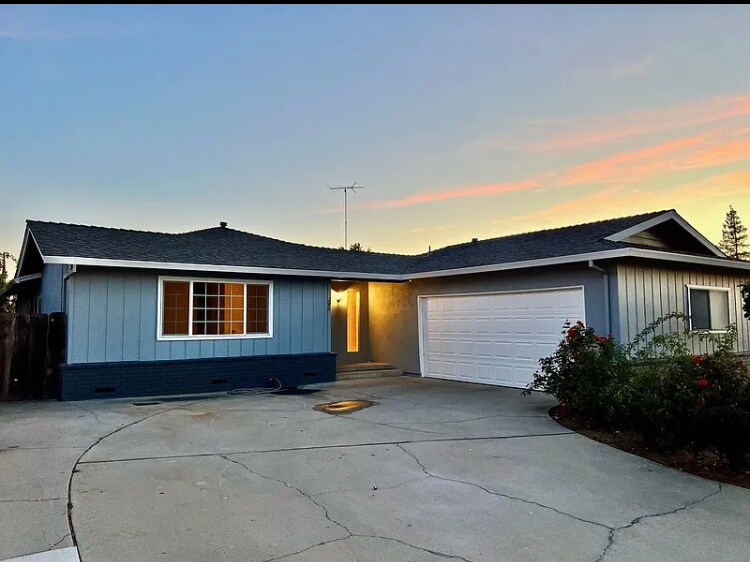 Foto principal - 280 W Tuolumne Rd