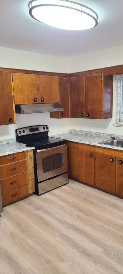 Kitchen - 290 Laurel St