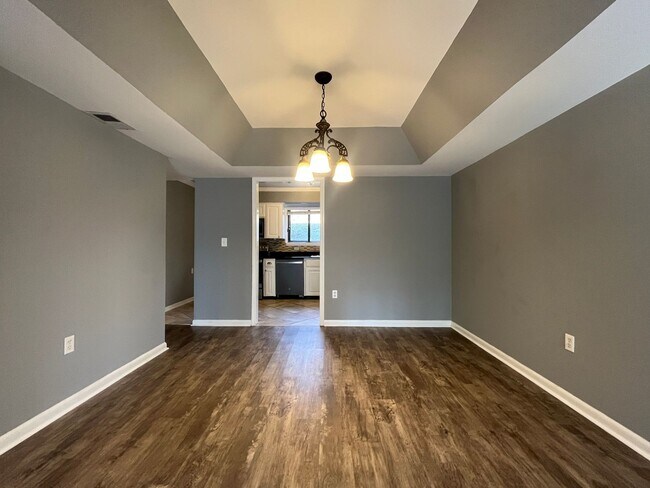 Foto del edificio - Newly listed!