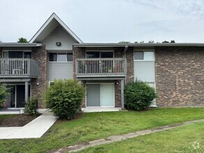 Building Photo - 16W525 Mockingbird Ln