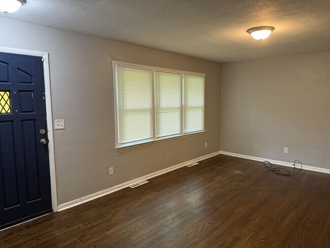 Building Photo - SEE IT NOW: Stylishly Updated Home in Inde...