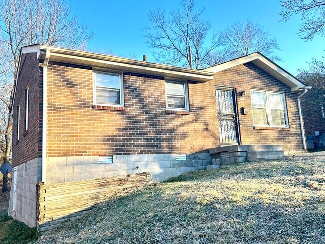 Building Photo - 1219 Poplar Street, Clarksville, TN 37040