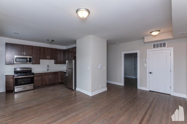 Building Photo - 1 bedroom in Chicago IL 60647