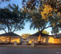 Building Photo - 10 Nightingale Ave