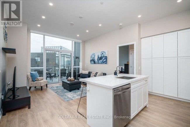 Building Photo - 415 Sea Ray Ave