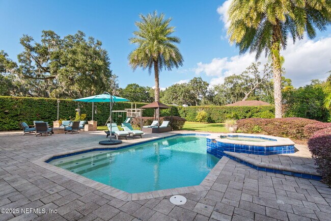 Foto del edificio - 2553 Spreading Oaks Ln