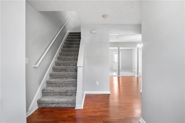 Foto del edificio - 3882 Waldrop Ln