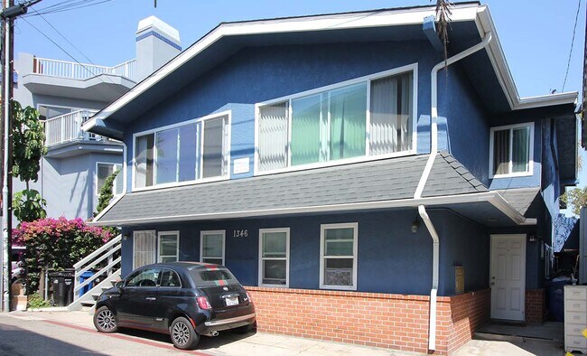 Building Photo - 1346 Bayview Dr