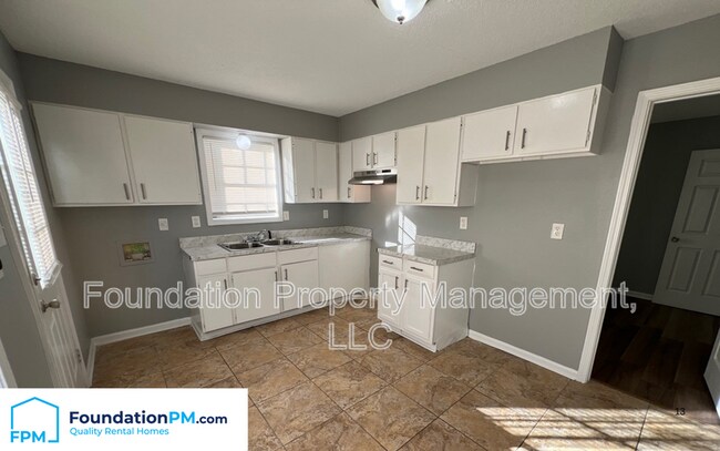 Building Photo - 4087 Maumee St