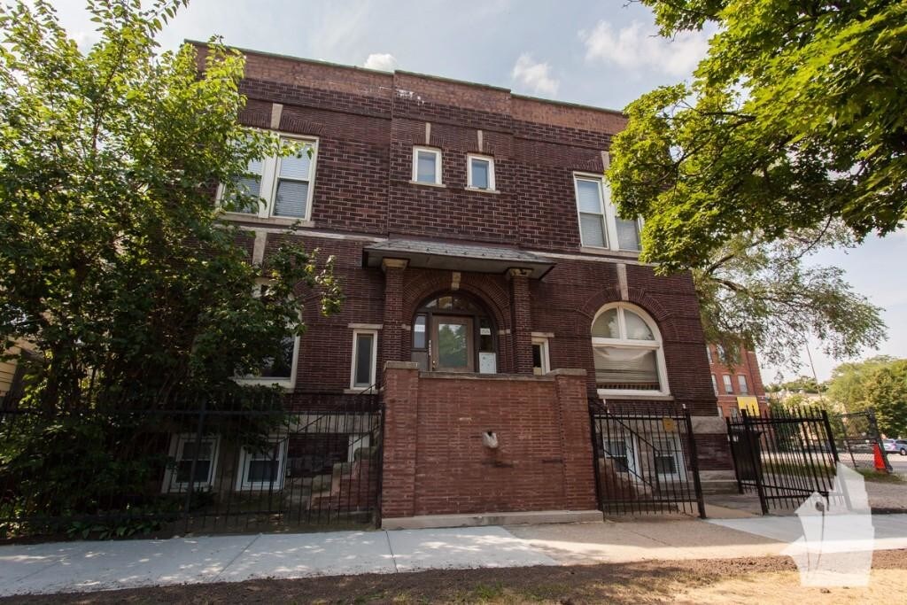 Foto principal - 3 bedroom in Chicago IL 60640