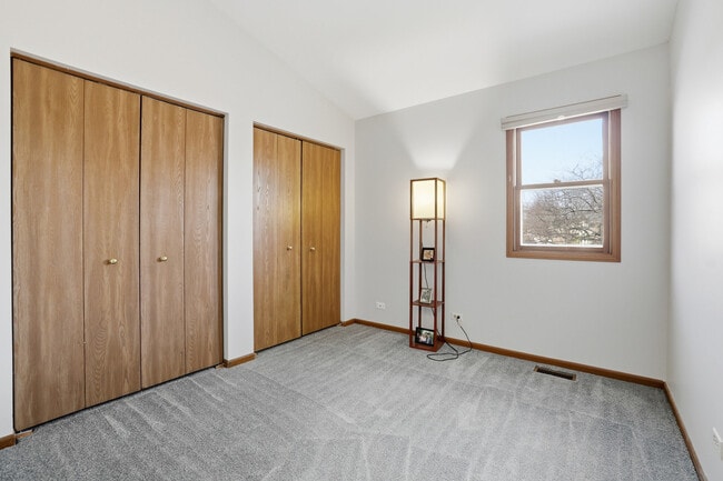 Building Photo - 466 Nicole Dr