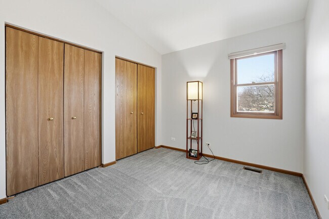 Foto del edificio - 466 Nicole Dr