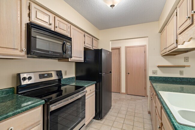 Building Photo - Riva Ridge