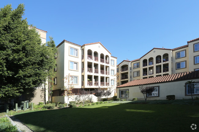 Building Photo - West Angeles Villas