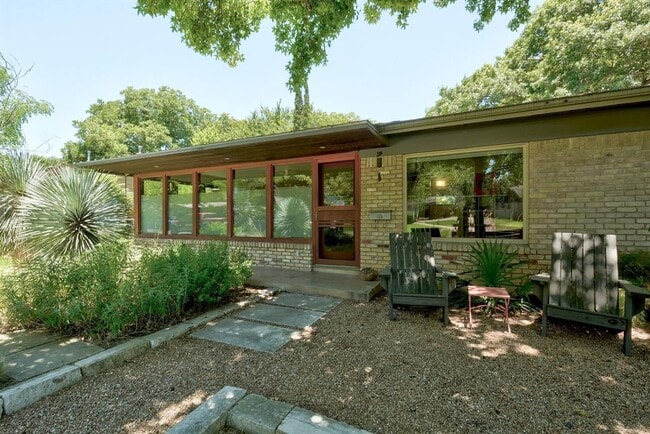 Building Photo - 1812 Dywer Ave