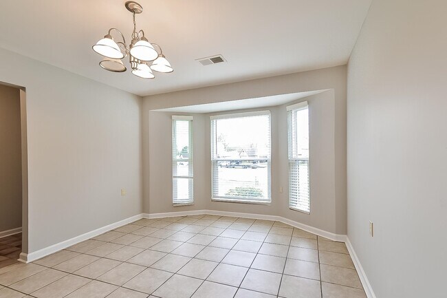 Foto del edificio - 3890 Birchshade Cove