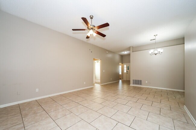 Foto del edificio - 12559 Fallohide Ln