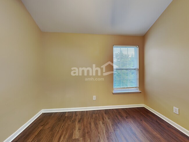 Foto del edificio - 916 Legacy Park Road