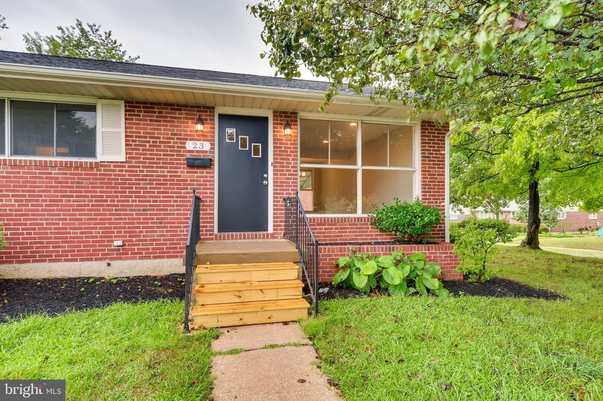 Primary Photo - 23 Othoridge Rd