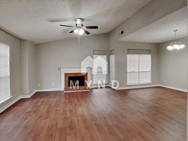 Foto del edificio - 10322 Wrens Dr #34