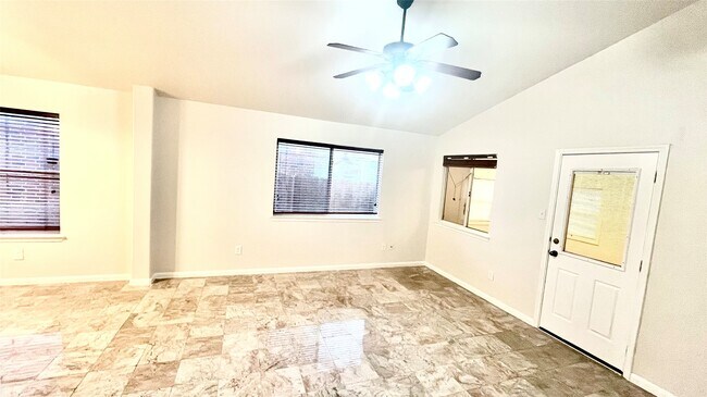 Foto del edificio - 18311 Melissa Springs Dr