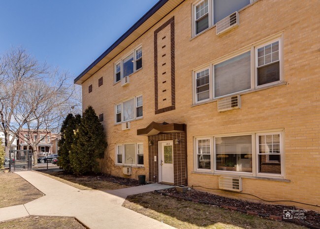 Foto del edificio - 1817 W Touhy Ave