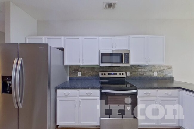 Building Photo - 396 Florence Dr