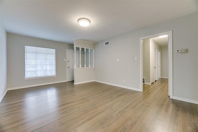 Building Photo - 6446 Royal Ln