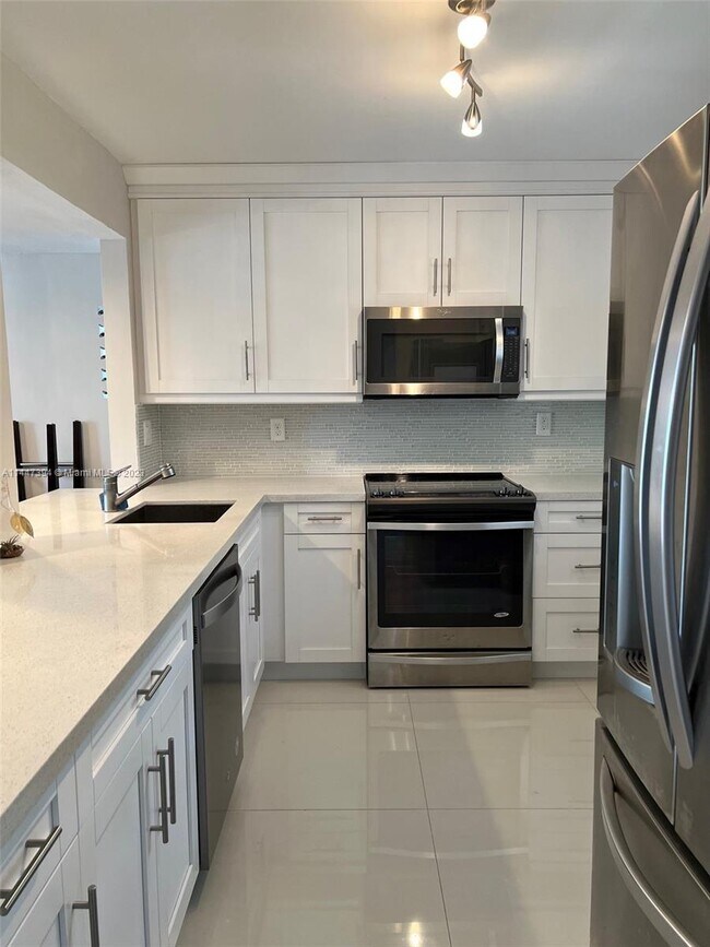 Foto del edificio - 8025 SW 107th Ave