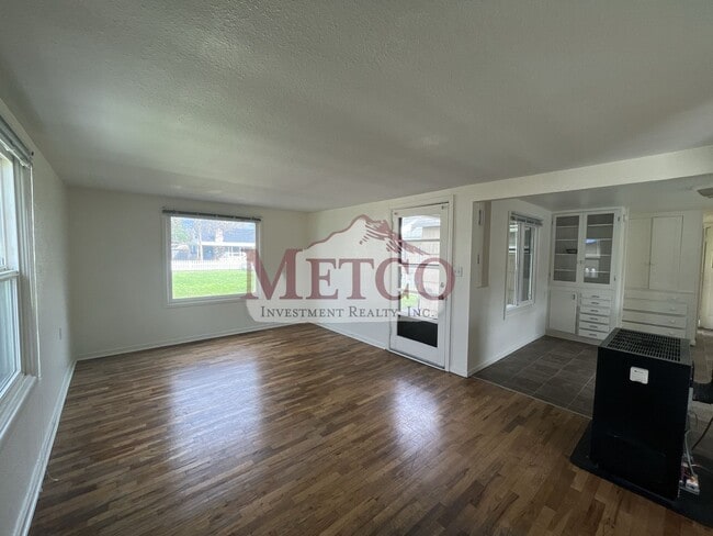 Building Photo - 22804