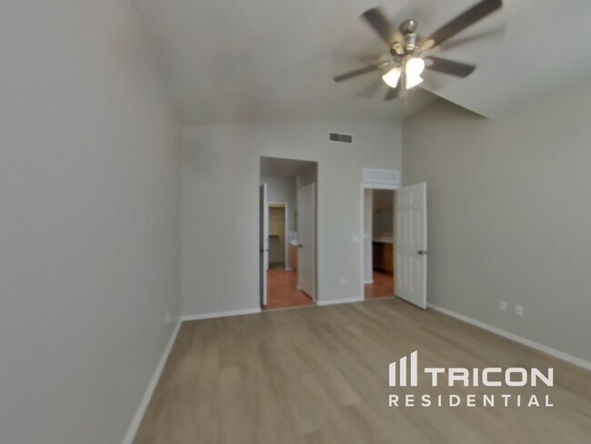 Foto del edificio - 3223 S 73rd Dr