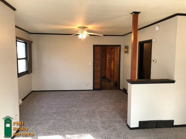 Building Photo - 2 Bedroom Home in St. Paul