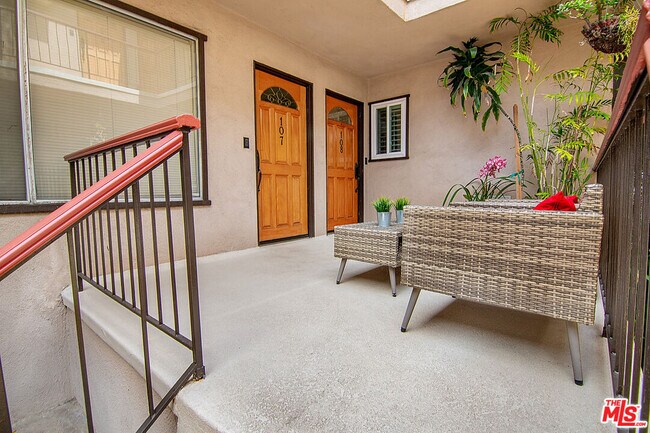 Foto del edificio - 1730 Camden Ave