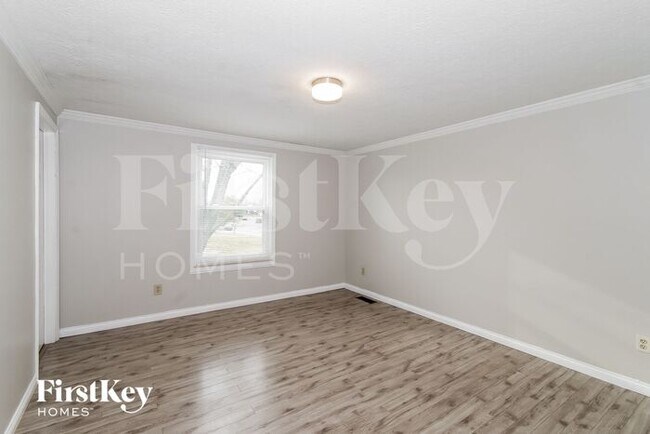 Foto del edificio - 5777 Liberty Creek Dr E