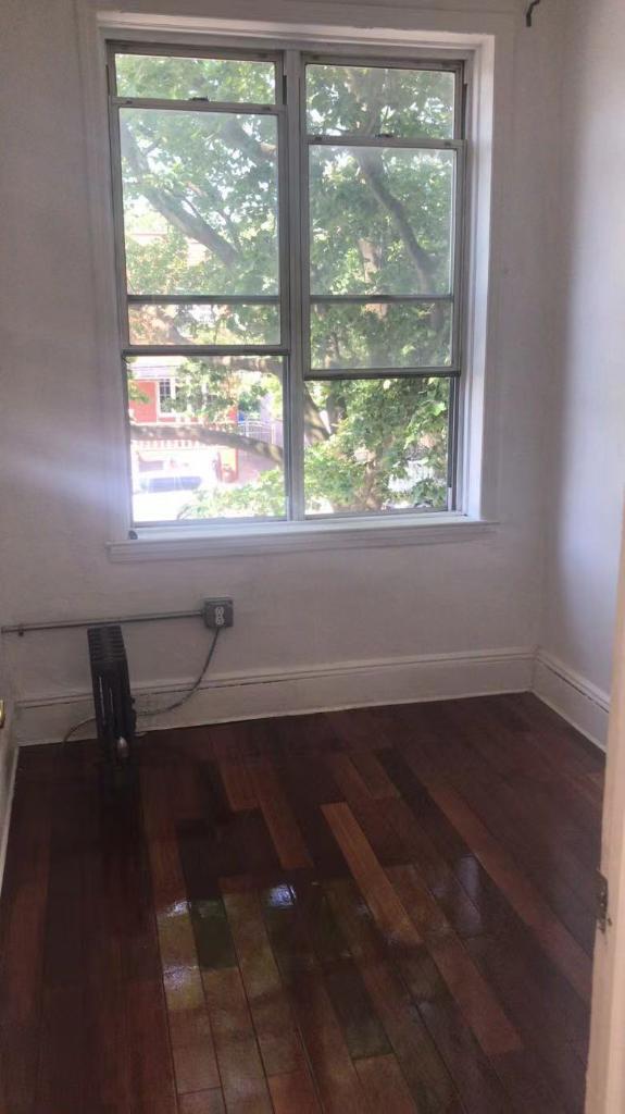 Foto del edificio - 1063 65th St