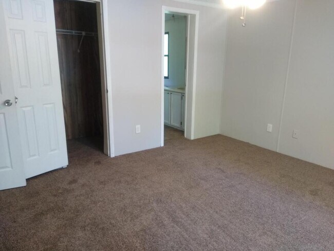 Foto del edificio - 107 Oak View Dr