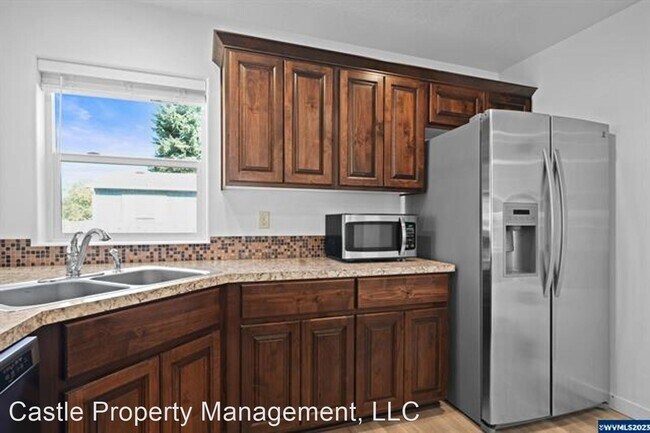 Building Photo - 3 br, 2 bath House - 814 18th Ave