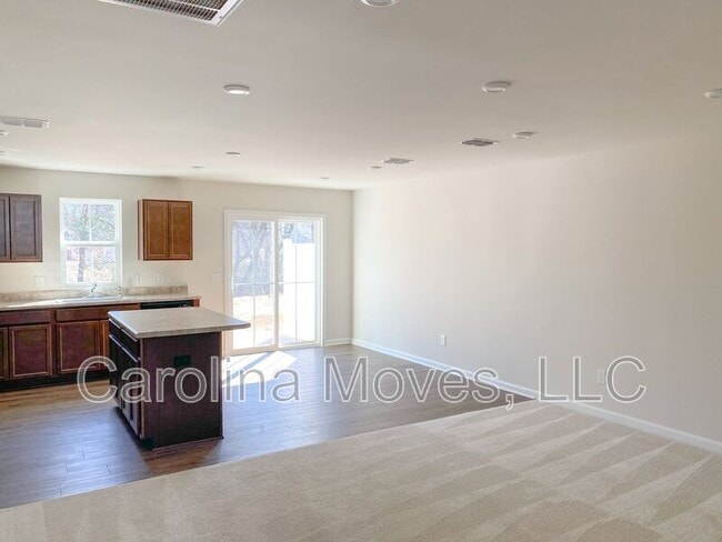 Photo - 156 Sarnesfield Wy Townhome