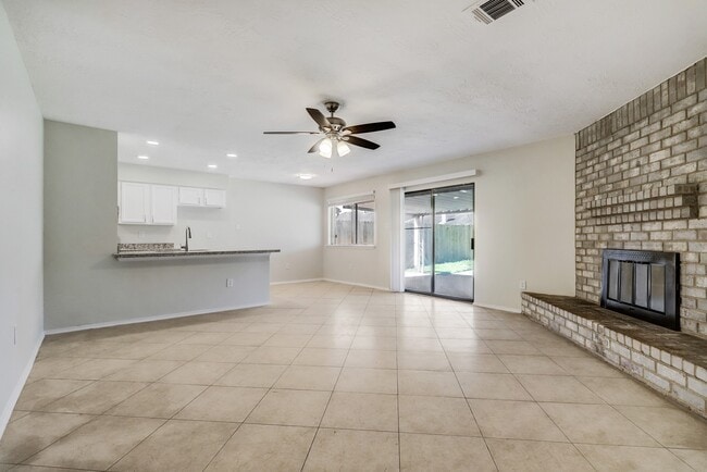 Building Photo - 6906 Soledad Dr