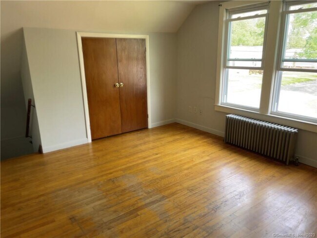 Building Photo - 140 Collis St