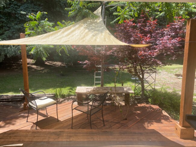 Foto del edificio - 6109 Woodland Dr