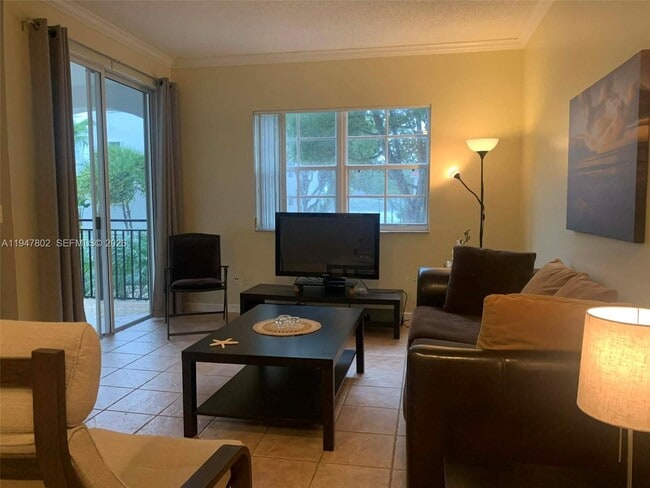 Foto del edificio - 3235 NE 184th St