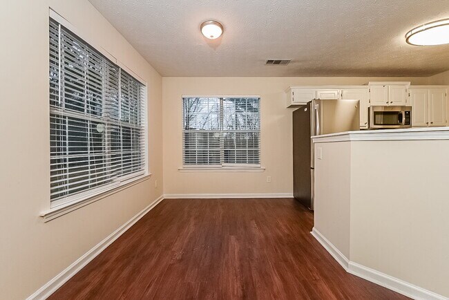 Foto del edificio - 406 Summer Hill Cir