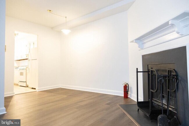 Foto del edificio - 3815 Davis Pl NW